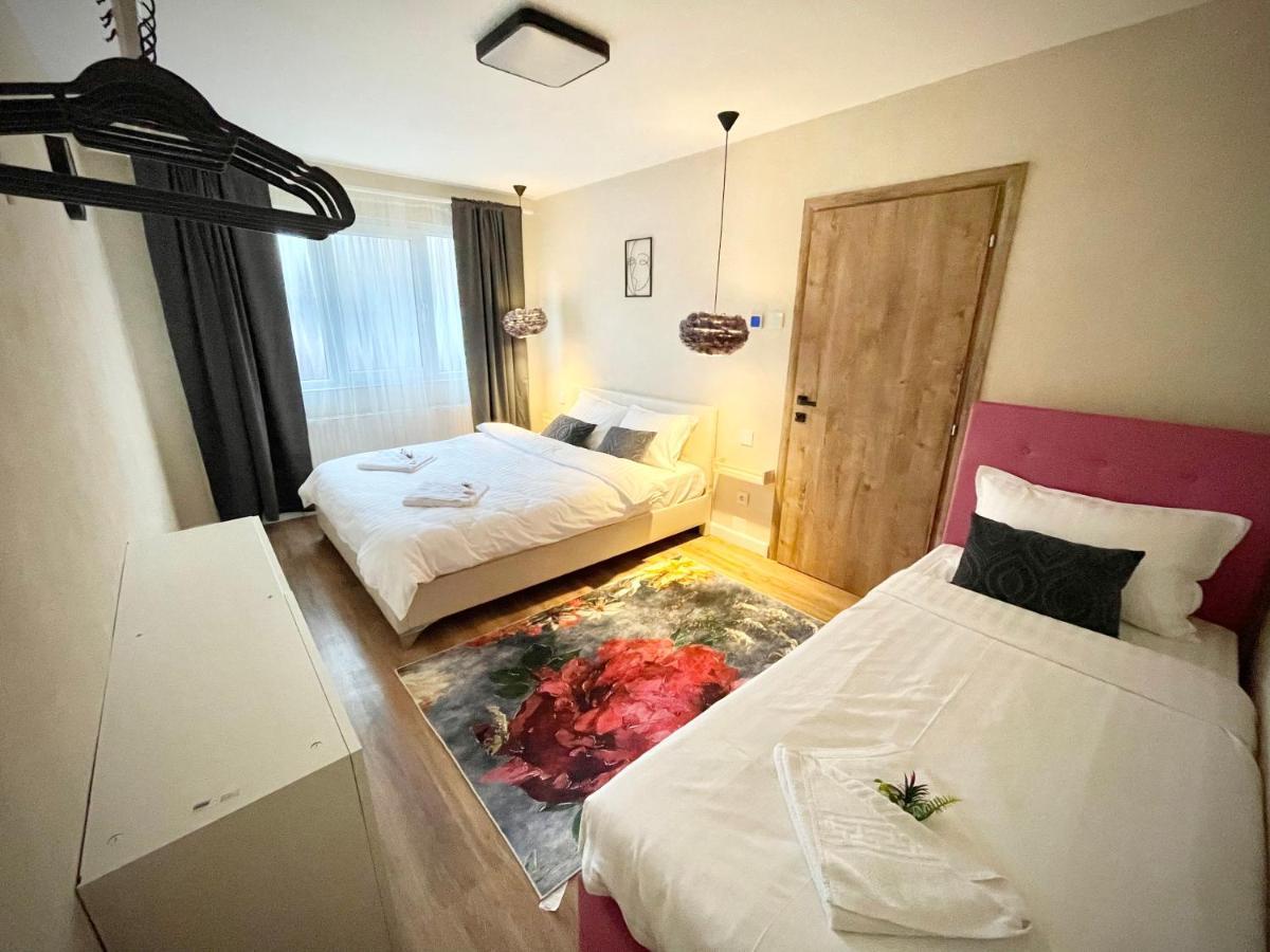 Best Place To Stay-Self Check In-24H Resita Zewnętrze zdjęcie